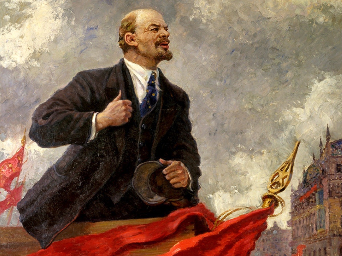 Ленин на трибуне